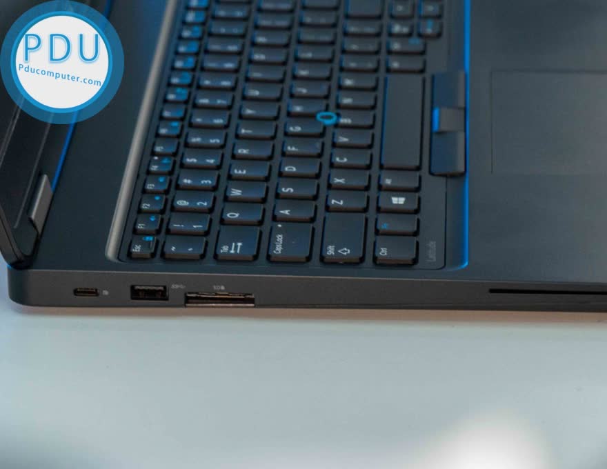 Dell Latitude E5580| i5-7300HQ | Ram 8GB| SSD 256GB| Card on| 15.6 inch Full HD