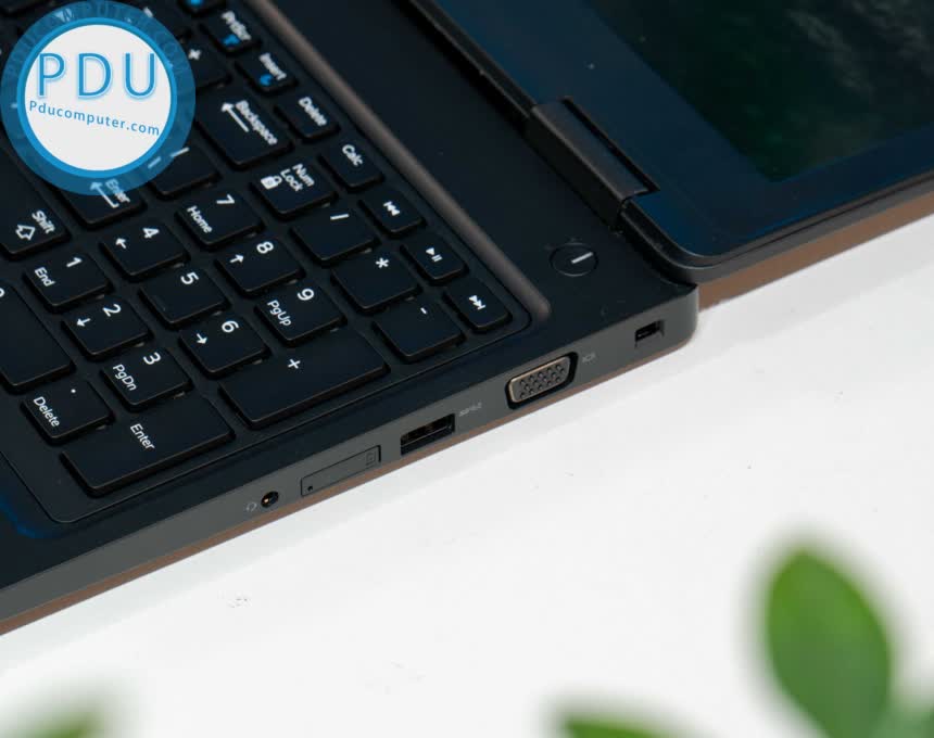 Dell Precision 3520 15.6 inch Core i7 7700HQ / RAM 8GB / SSD 256GB / NVIDIA Quadro M620 GDDR5