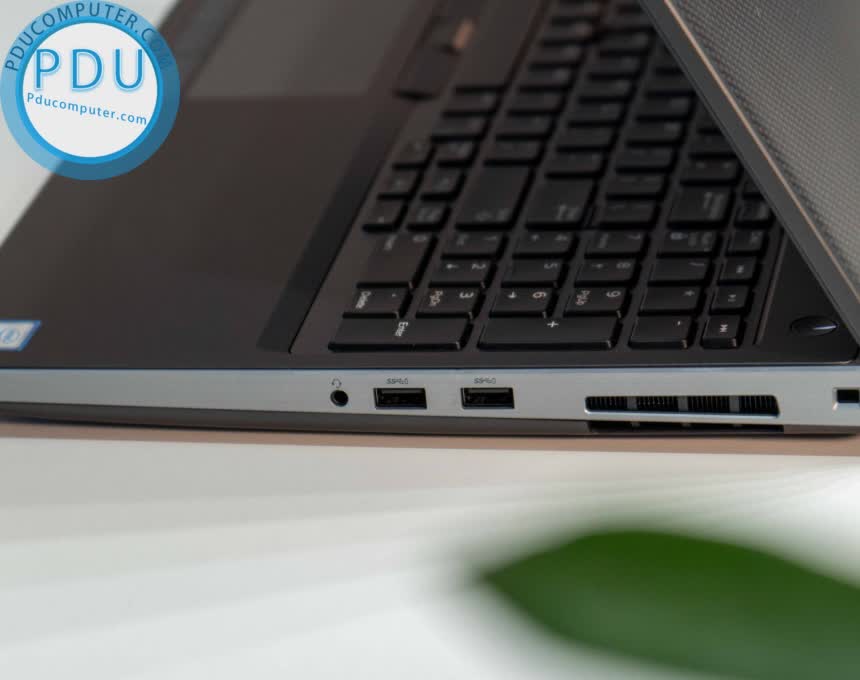 Dell Precision 7540 / i7-9750H / RAM 16GB / SSD 512GB / FHD IPS / NvidiaQuadro T1000