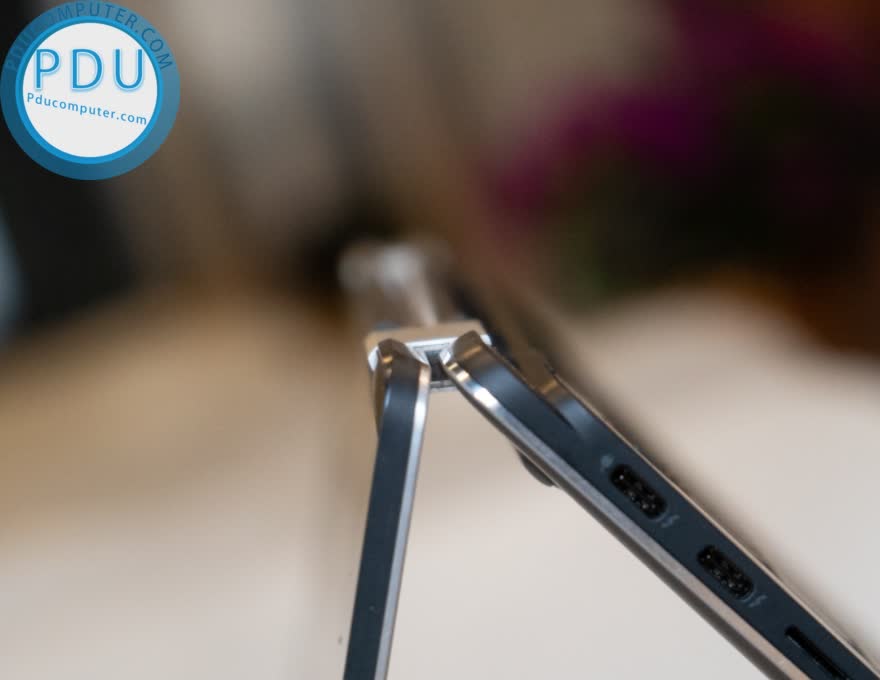 Laptop Cũ Dell XPS 15 9575 i7- 8705G| Ram 8GB| SSD 256GB| FHD IPS Touch