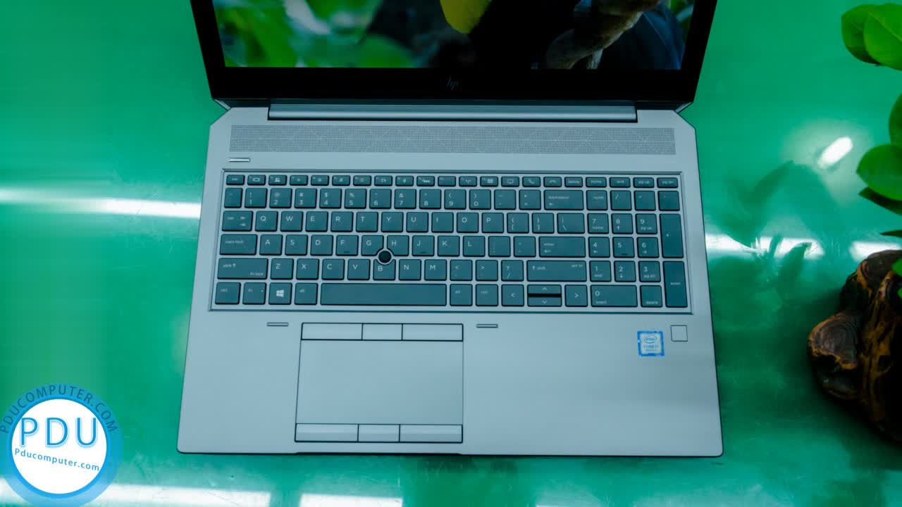 HP ZBook 15 G5 / i7-8750H / RAM 16GB / SSD 512GB / 15.6 FHD IPS / VGA Nvidia P1000