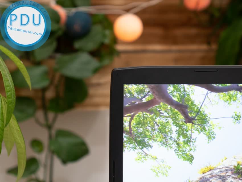 Asus ROG GL702VSK i7-7700HQ| Ram 16GB| HDD 1TB| FHD| GTX 1070 (8GB)