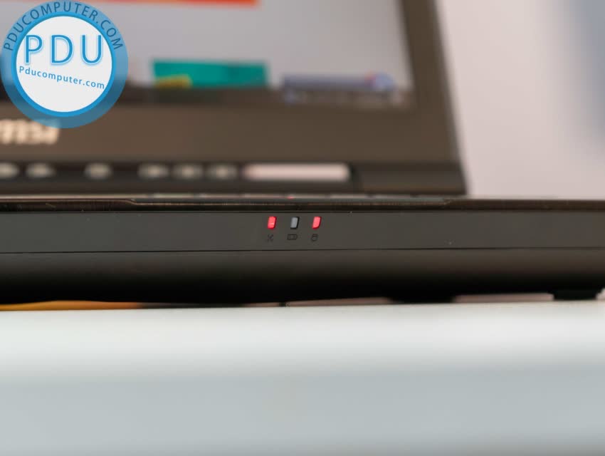 Laptop cũ MSI GT73VR 6RF Titan Pro i7 6820HK/ 64GB/ GTX 1080 8GB GDDR5X/ HDD 1TB + 2x SSD 512GB/ 17.3″ 4k (3840 x 2160) LikeNew + box