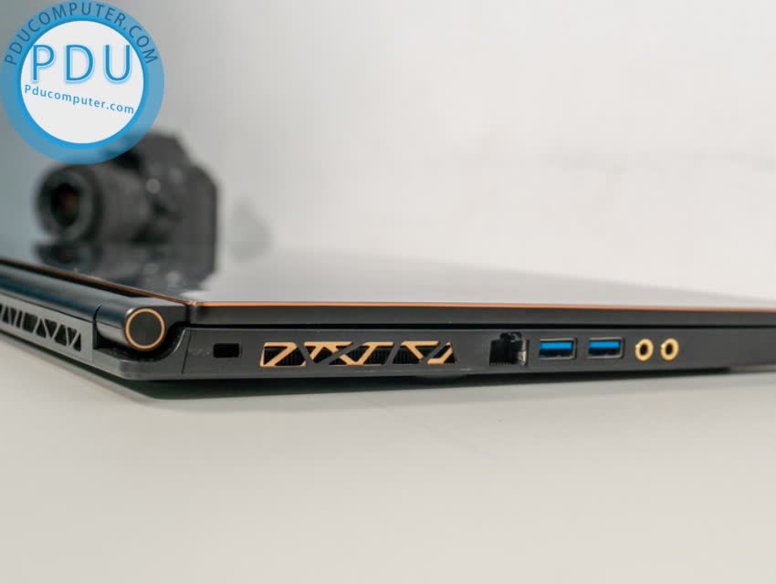 MSI GS65 STEALTH 9SE RTX2060 6GB INTEL CORE I7 9750H| RAM 16GB| SSD NVME 1T| 15.6″ IPS| 240HZ PERKEY RGB WIN 10