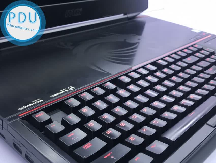 MSI GT80S Titan Core i7-6820HK | RAM 16GB | SSD M2 PCIE 256GB & HDD 1TB | Full HD | VGA 6GB NVIDIA GeForce GTX 970M