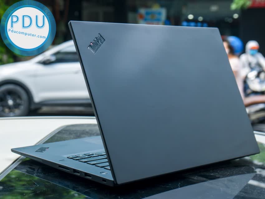 ThinkPad P1 (gen2) i7 9850H / RAM 16GB / SSD 512GB / Quadro T1000 15.6 Full HD