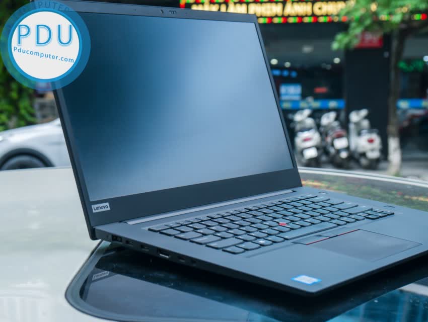 ThinkPad P1 (gen2) i7 9850H / RAM 16GB / SSD 512GB / Quadro T1000 15.6 Full HD