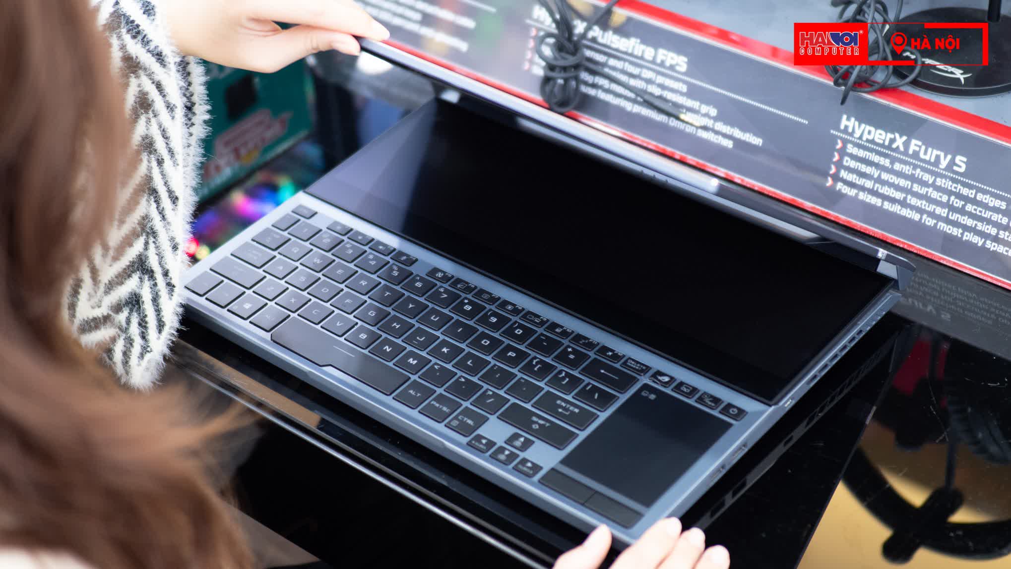 Laptop Asus Gaming ROG Zephyrus Duo GX550LWS-HF102T (i7 10875H/16GB RAM/1TB SSD/15.6 FHD 300hz/RTX 2070 S Max-Q 8GB/Win10/Balo/Xám)