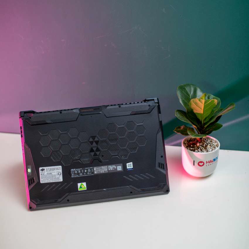 Laptop Asus Gaming TUF FA706IH-H7014T (R5 4600H/8GB RAM/512GB SSD/17.3 FHD/GTX 1650 4GB/Win10/Xám)