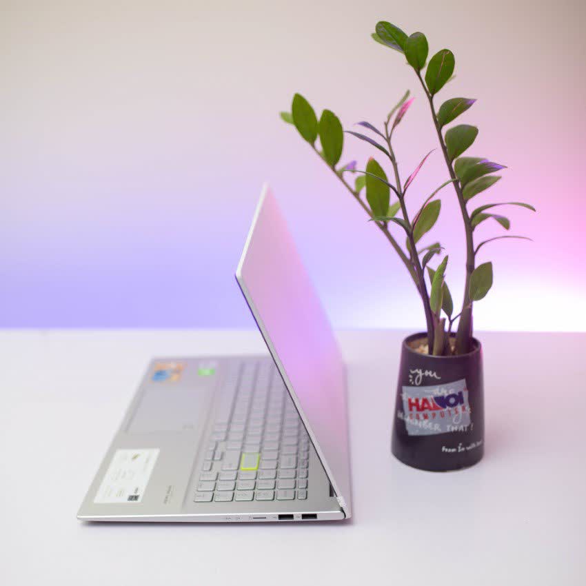 Laptop Asus VivoBook M533IA-BQ132T (R5 4500U/8GB RAM/512GB SSD/15.6 FHD/Win10/Trắng)