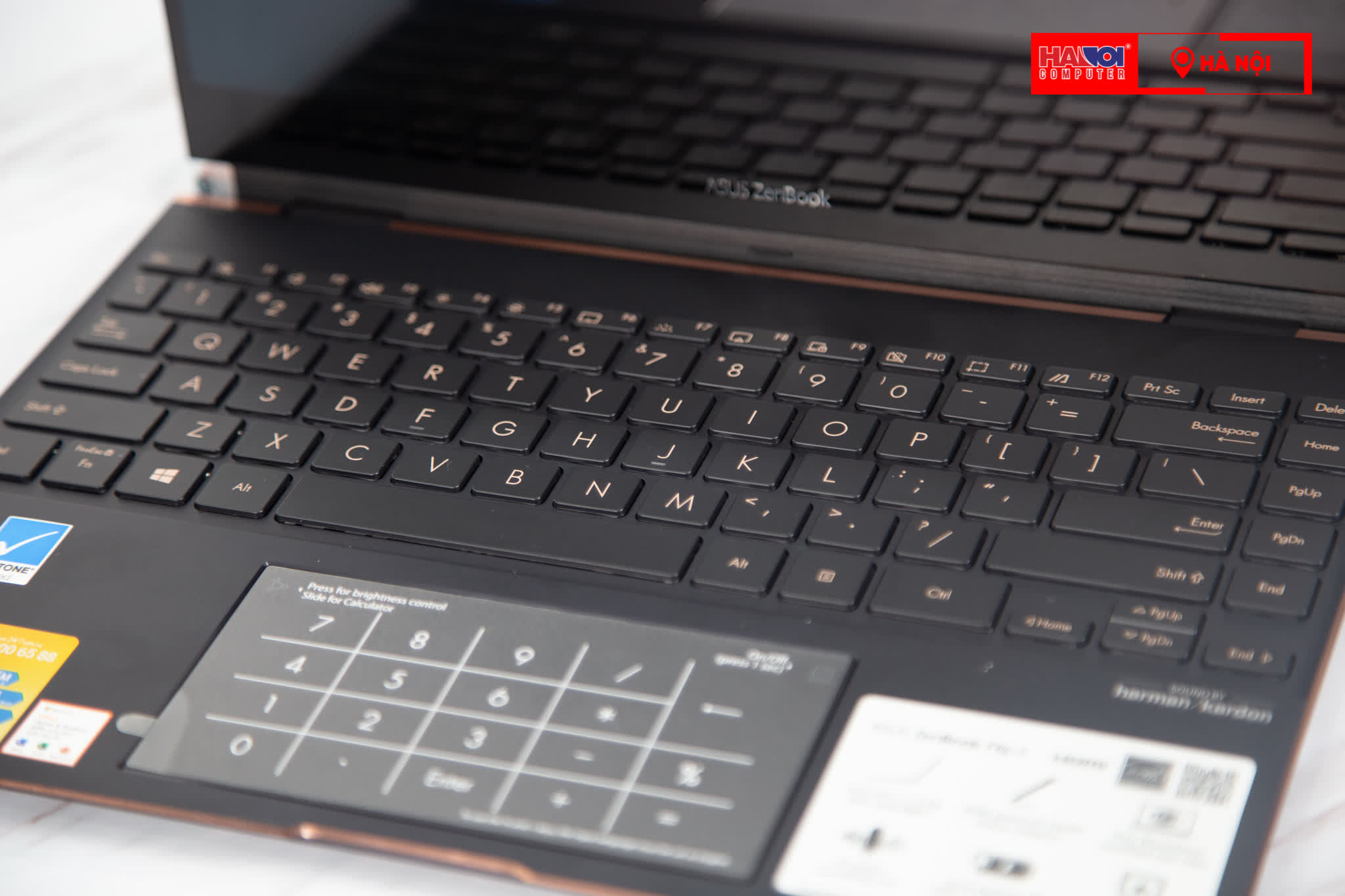 Laptop Asus ZenBook UX371EA-HL701TS (i7 1165G7/16GB RAM/1TB SSD/13.3 4K Oled Cảm ứng/Win10/Bút/Túi/Đen)