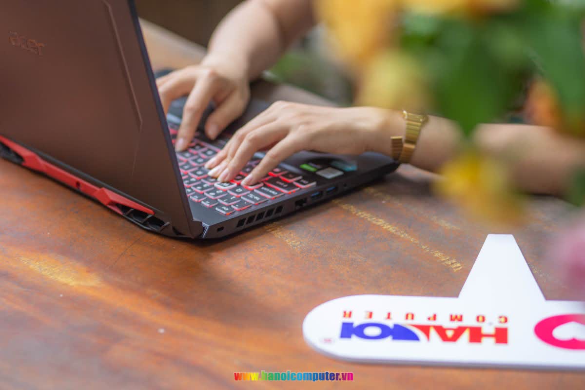 Laptop Acer Gaming Nitro 5 AN515-44-R9JM (NH.Q9MSV.003) (Ryzen 5 4600H/8GB RAM/512GB SSD/GTX1650 4G/15.6 inch FHD 144Hz/Win 10/Đen) (2021)