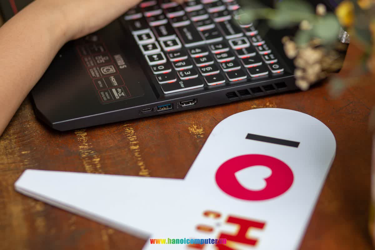 Laptop Acer Gaming Nitro 5 AN515-44-R9JM (NH.Q9MSV.003) (Ryzen 5 4600H/8GB RAM/512GB SSD/GTX1650 4G/15.6 inch FHD 144Hz/Win 10/Đen) (2021)