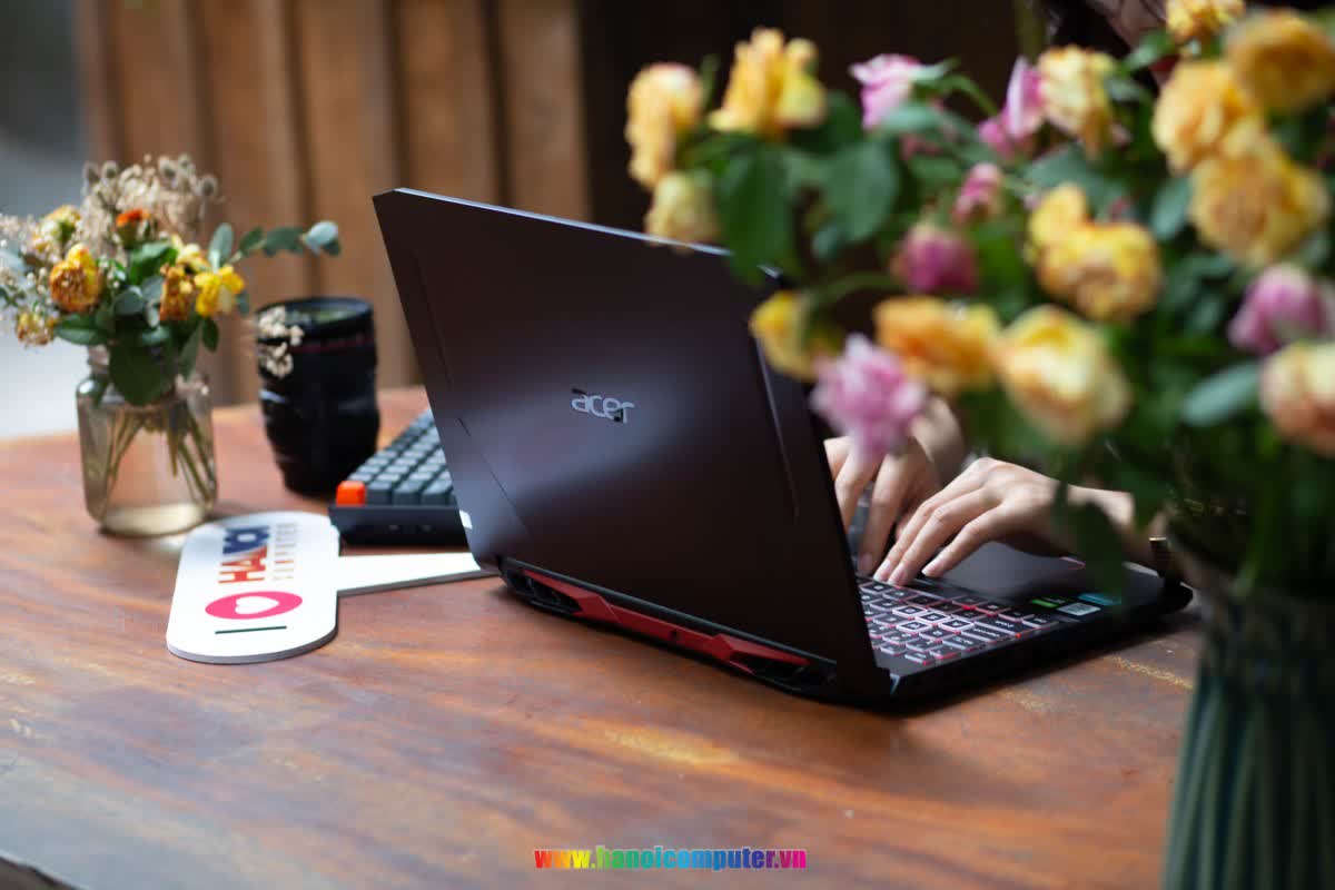 Laptop Acer Gaming Nitro 5 AN515-44-R9JM (NH.Q9MSV.003) (Ryzen 5 4600H/8GB RAM/512GB SSD/GTX1650 4G/15.6 inch FHD 144Hz/Win 10/Đen) (2021)