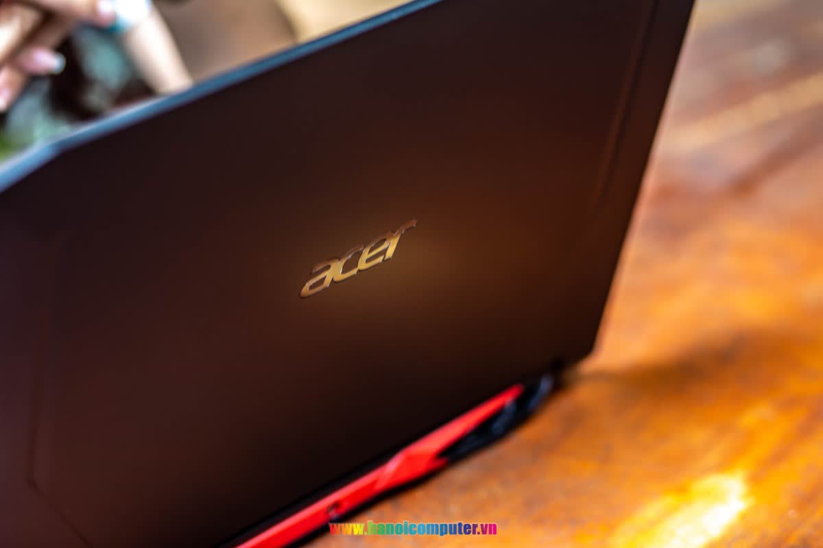 Laptop Acer Gaming Nitro 5 AN515-44-R9JM (NH.Q9MSV.003) (Ryzen 5 4600H/8GB RAM/512GB SSD/GTX1650 4G/15.6 inch FHD 144Hz/Win 10/Đen) (2021)