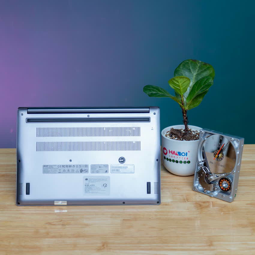 Laptop Acer Swift 3 SF314-58-55RJ (NX.HPMSV.006) (i5 10210U 8GB RAM/512GB SSD/14.0FHD IPS/Win10/Bạc)