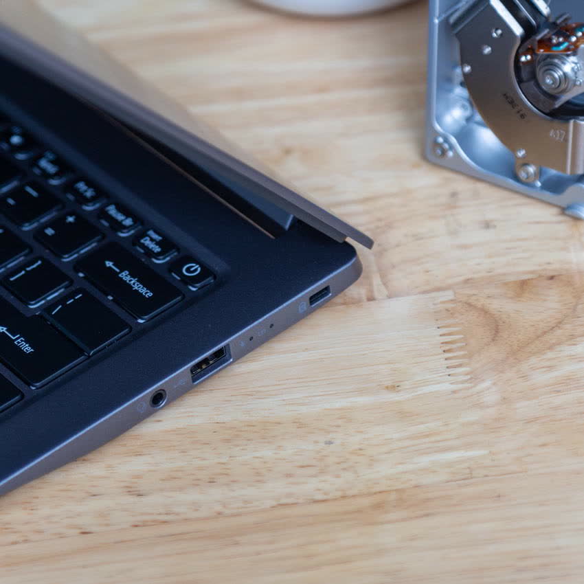 Laptop Acer Swift SF314-42-R5Z6 (NX.HSESV.001) (R5 4500U/8GBRAM/512GB SSD/14.0 inch FHD IPS/Win10/Bạc) (2020)