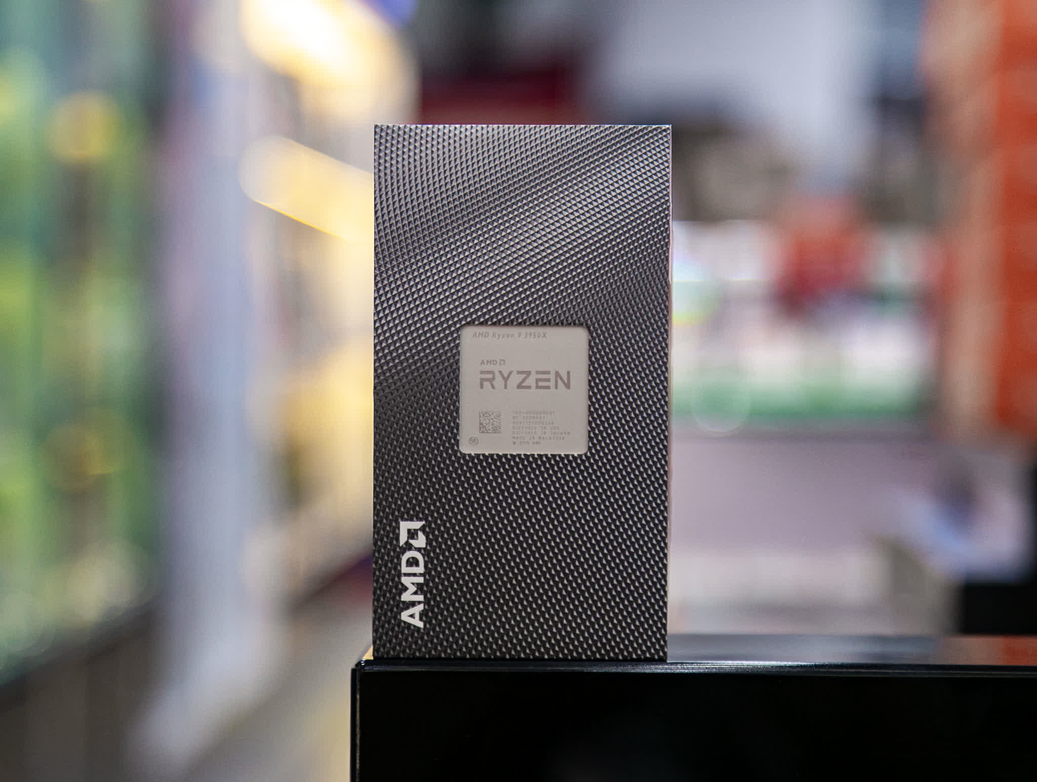 CPU AMD Ryzen 9 3950X (3.5GHz turbo up to 4.7GHz, 16 nhân 32 luồng, 72MB Cache, 105W) - Socket AMD AM4