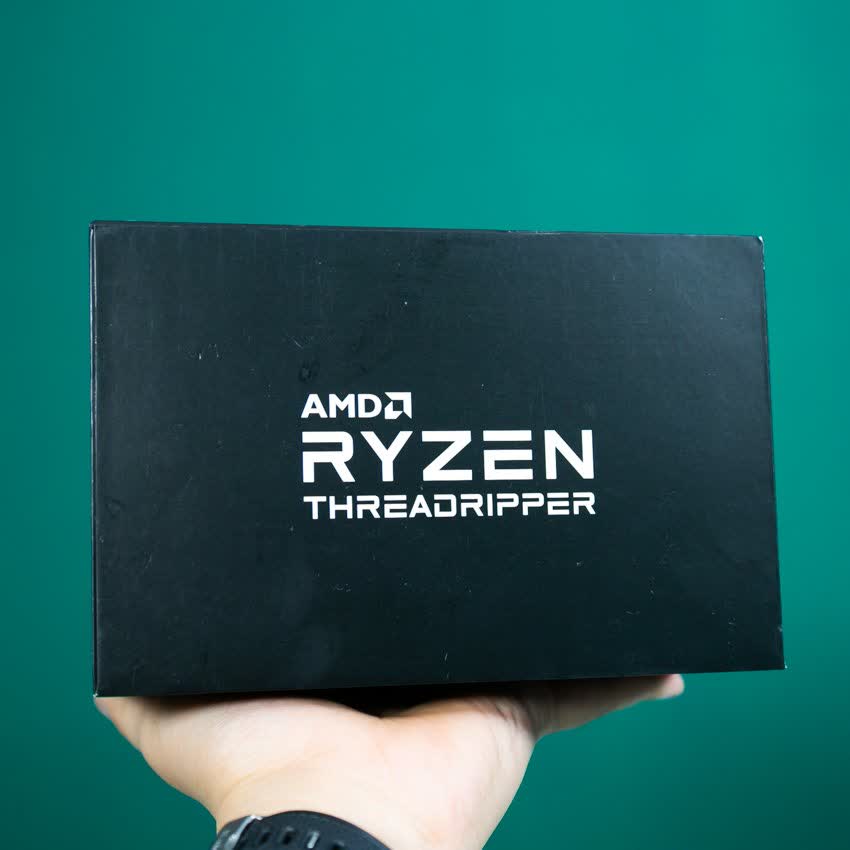 CPU AMD Ryzen Threadripper 3970X (3.7GHz turbo up to 4.5GHz, 32 nhân 64 luồng, 144MB Cache, 280W) - Socket sTRX4