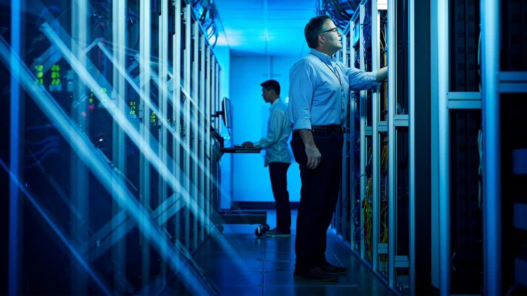 CPU Intel Xeon W-2195 (2.3GHz turbo up to 4.3 GHz, 18 nhân, 36 luồng, 24.75MB Cache, 140W) - Socket Intel LGA 2066