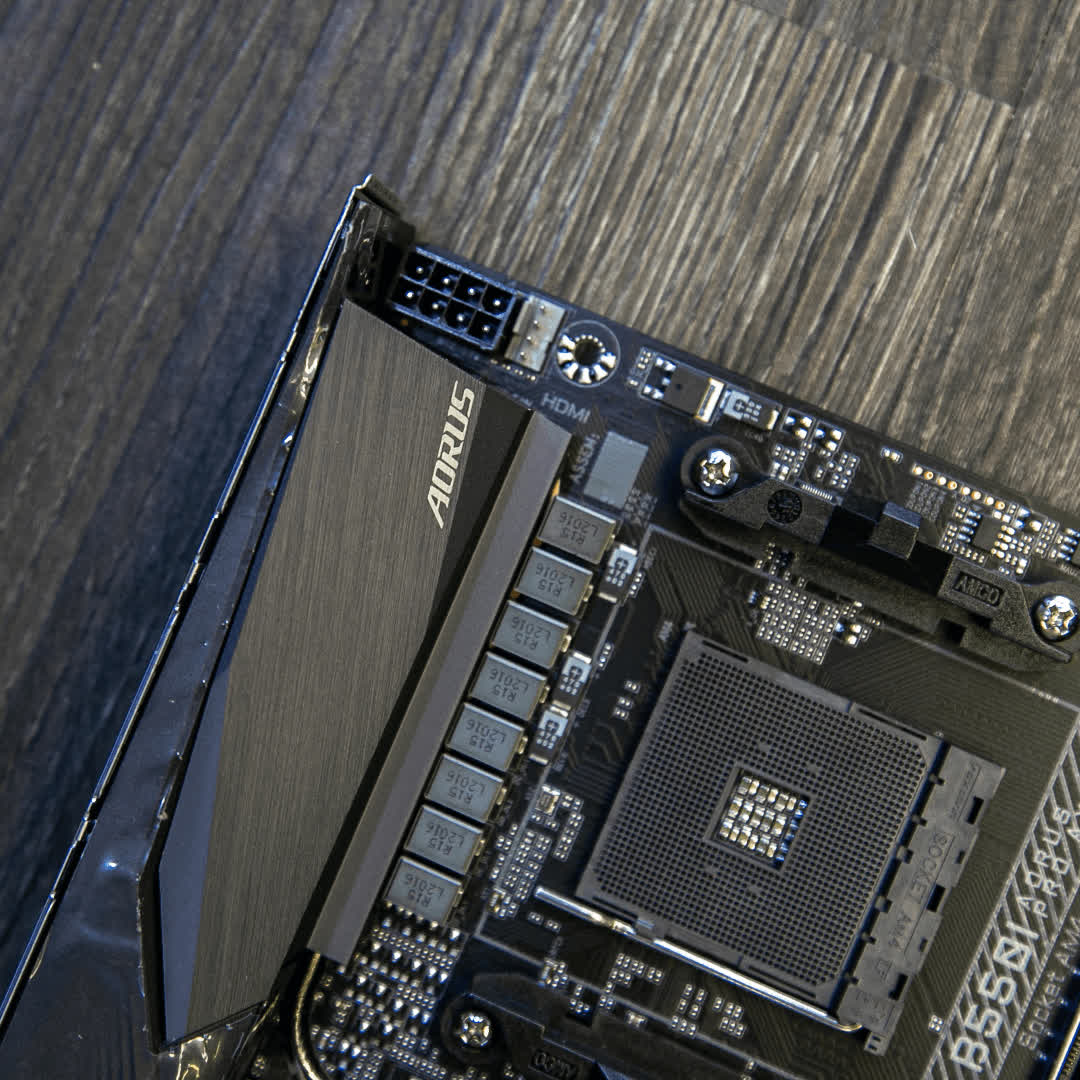 Mainboard Gigabyte B550I AORUS PRO AX (AMD B550, Socket AM4, Mini-ITX, 2 khe RAM DRR4)