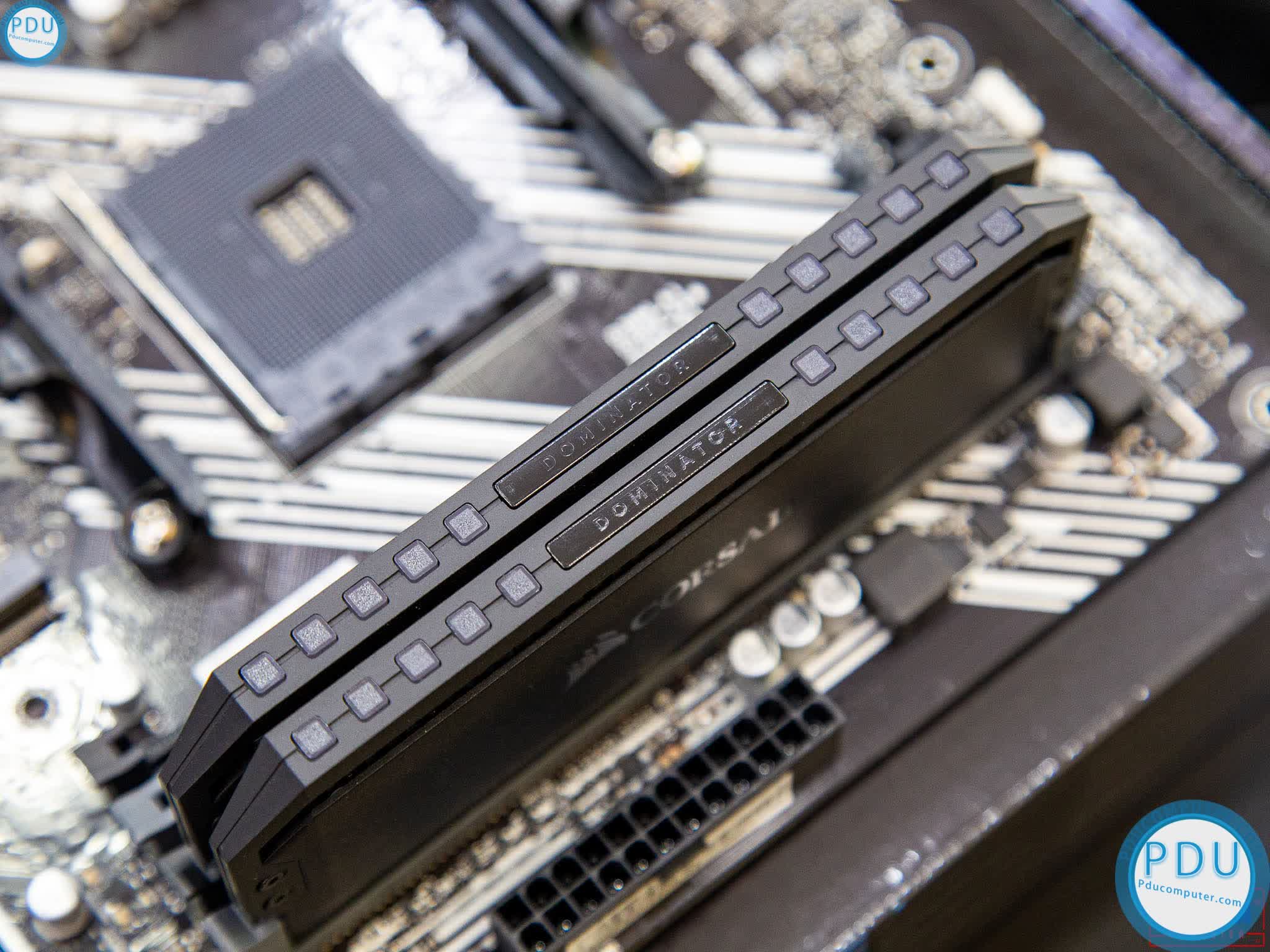 RAM Desktop Corsair DOMINATOR PLATINUM RGB (CMT16GX4M2C3000C15) 16GB (2x8G) DDR4 3000MHz