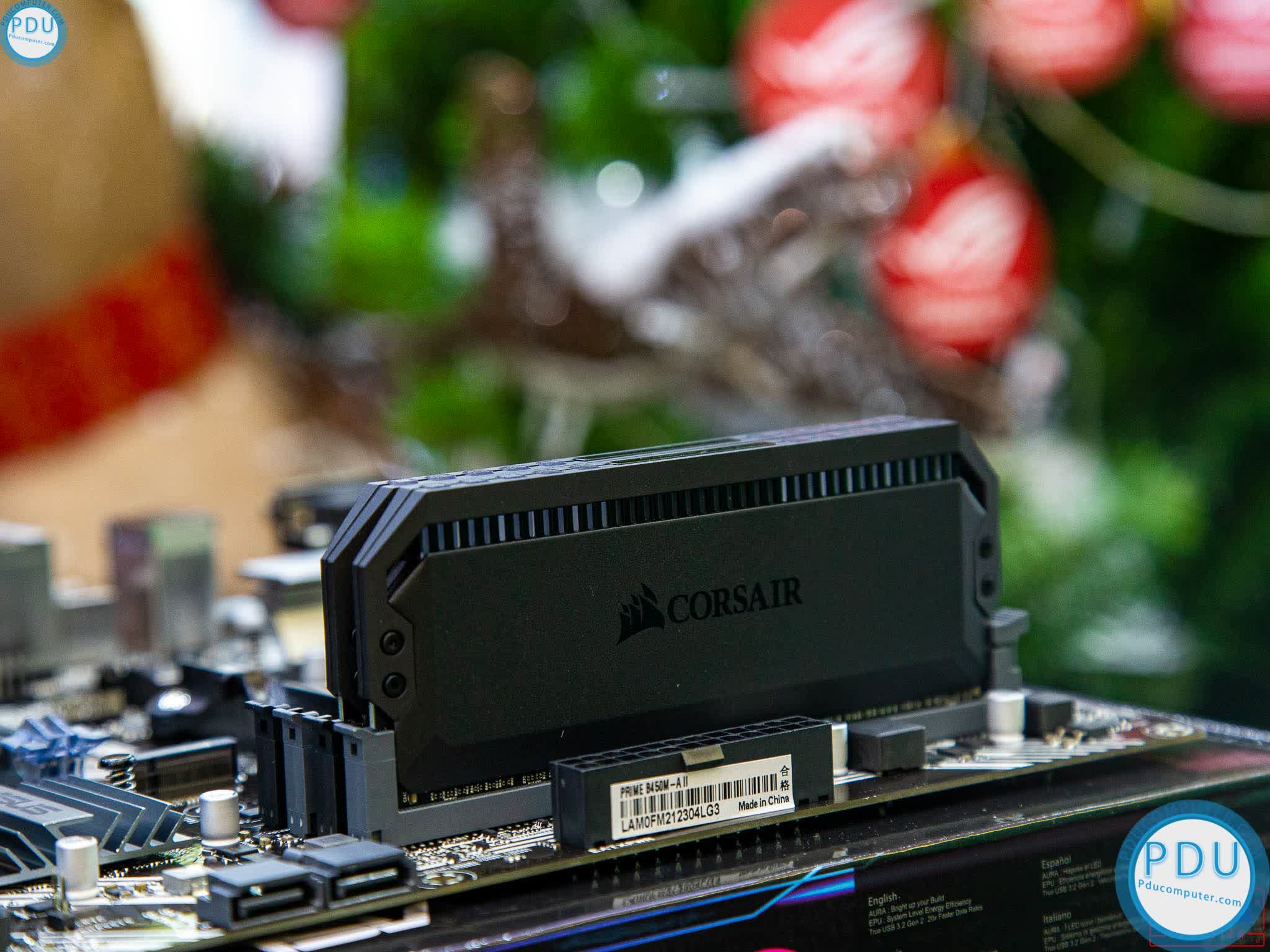 RAM Desktop Corsair DOMINATOR PLATINUM RGB (CMT16GX4M2C3200C16) 16GB (2x8GB) DDR4 3200MHz