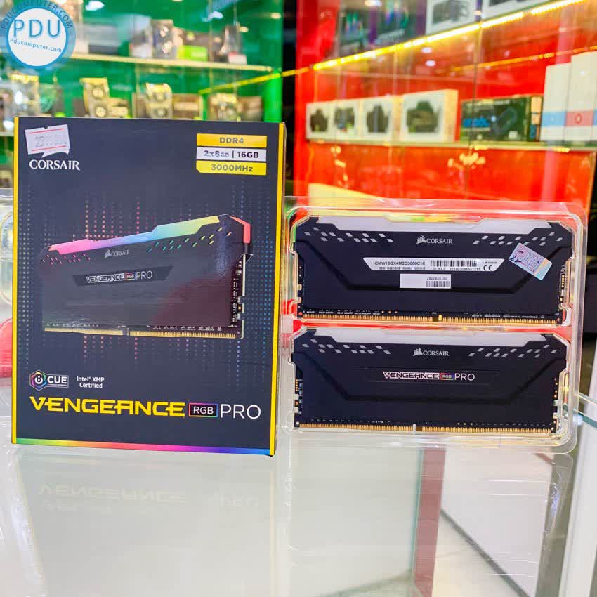RAM Desktop CORSAIR Vengeance PRO RGB (CMW16GX4M2D3000C16) 16GB (2x8GB) DDR4 3000MHz