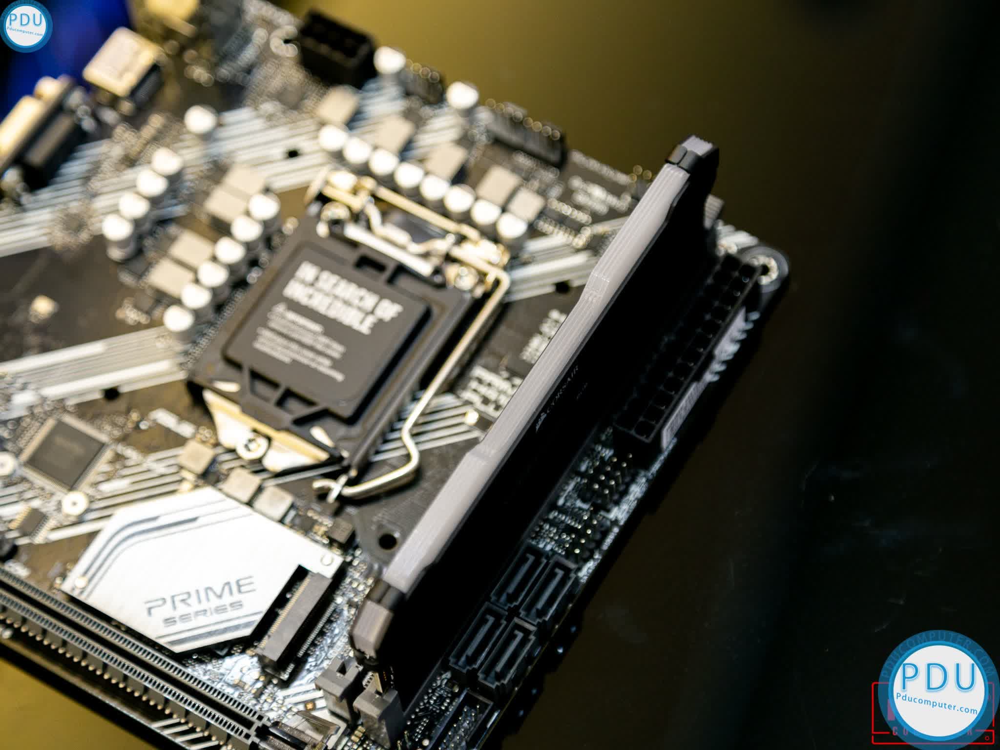 RAM Desktop CORSAIR Vengeance PRO RGB (CMW8GX4M1D3000C16) 8GB (1x8GB) DDR4 3000MHz