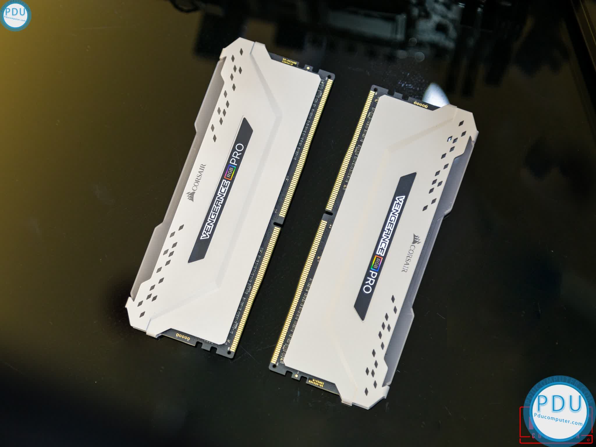 Ram Desktop Corsair Vengeance PRO RGB White (CMW16GX4M2E3200C16W) 16GB (2x8GB) DDR4 3200MHz
