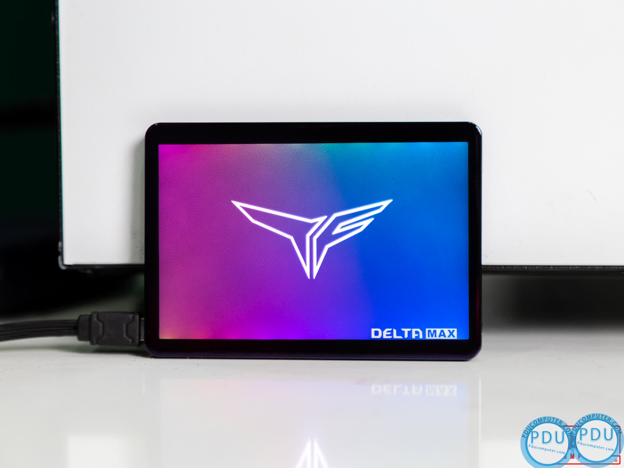 Ổ cứng SSD Team T-Force Delta Max RGB 250GB 2.5 inch SATA3 (Đọc 560MB/s - Ghi 500MB/s) - (T253TM250G3C302)