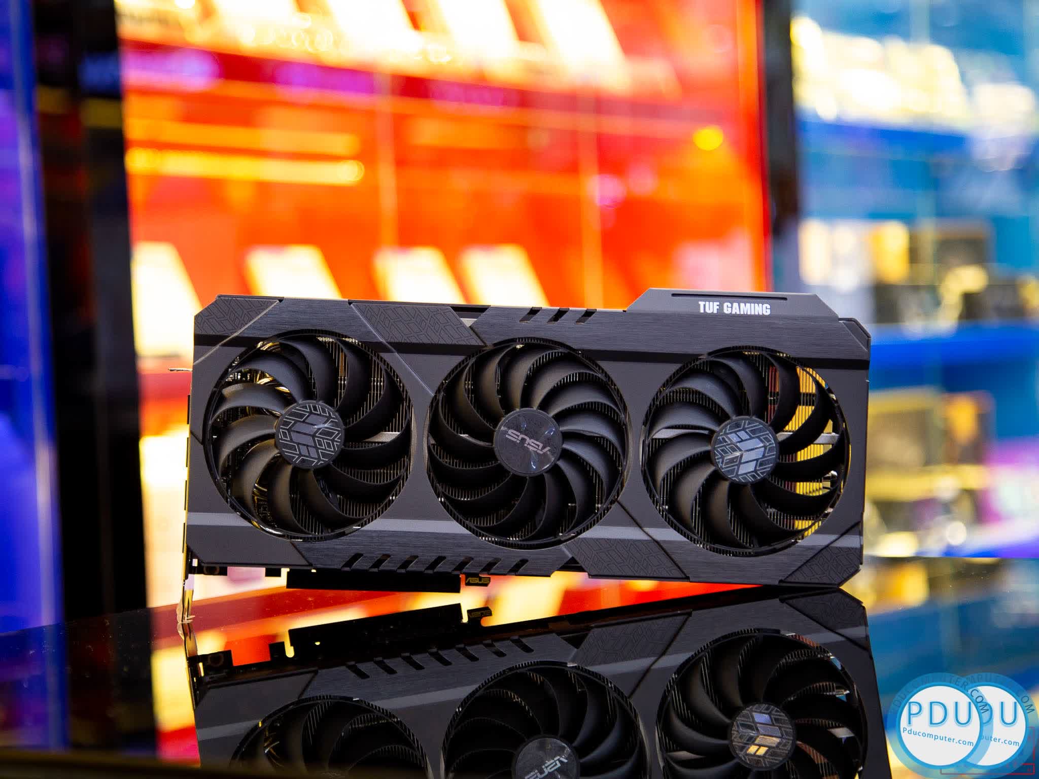 Card màn hình ASUS TUF-RX 6800XT-O16G-GAMING (16GB GDDR6, 256-bit, HDMI, 2x8-pin)