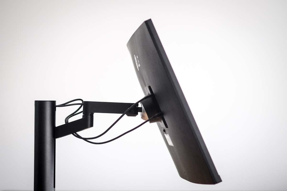 Màn hình LG 32UN880 (31.5inch/UHD 4K/IPS/60Hz/5ms/350nits/HDMI+DP+USBType-C+Audio/FreeSync)