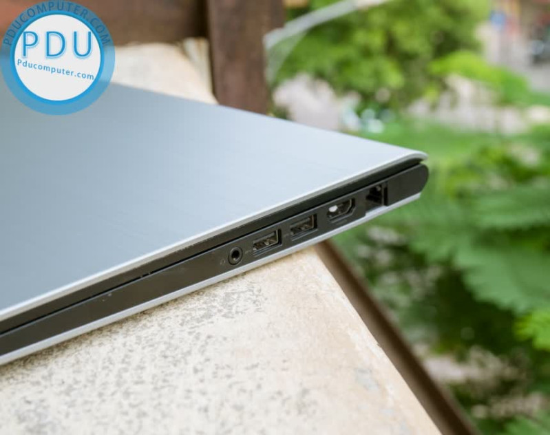 ngoài hình Dell Inspiron 5547 | i5 4210U | RAM 4 GB |SSD 120GB | 15.6” HD | Card On