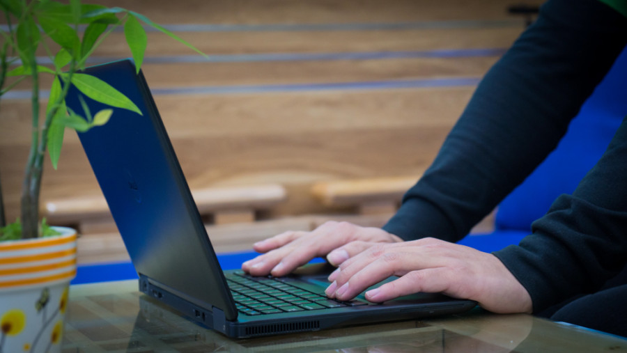 ngoài hình Dell Latitude E7250 (Cảm ứng) | Core i5 5300U | Ram 4GB |SSD 128GB |12.5 inch Full HD | intel HD Graphic 5500