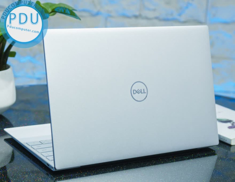 Nội quan Dell XPS 13 9300 (2020) 10th 13.3″ Win10 Core i5 1035G1 / RAM 8GB / SSD 256GB / FHD