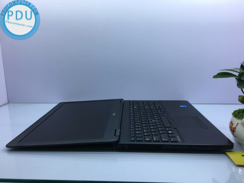 ngoài hình Laptop Dell latitude E5550/ i5*5300U/ RAM 8G/ Ổ SSD 256G/ MÀN 15.6 FULL HD