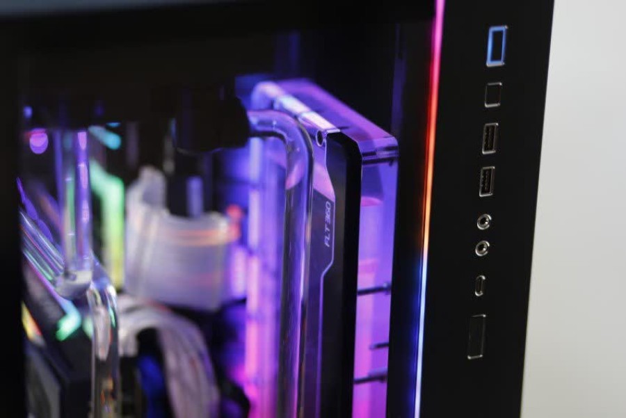 Nội quan PC GAMING EAGLE 001 (I9 9900K/Z390/32GB RAM/1TB SSD/RTX 2080Ti/ 850W/WaterCooling EK/RGB/Win 10 Pro)